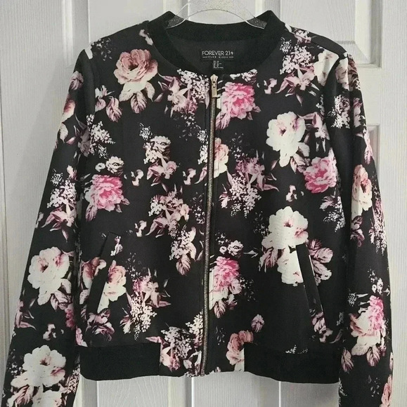 NWOT Forever21 Plus Floral Bomber Jacket - Picture 7 of 10